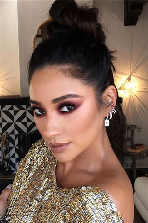 Shay Mitchells Latest Makeup Is Perfect For Halloween Beautycrew