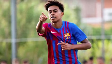 Xavi Calls Up 15 Year Old Talented Teenager Lamine Yamal To Train With Barcelona First Team Who