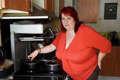 My Breasts Nearly Killed Me Mum Of Five Says 40m Chest Nearly