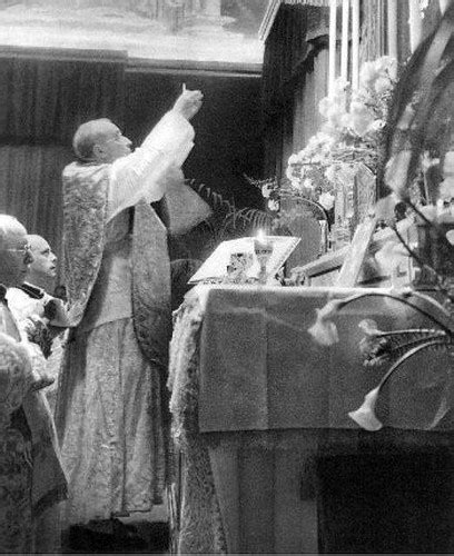 Piusxii5 Venerable Pope Pius Xii Saying Mass Privately In Flickr