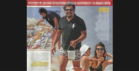 Check spelling or type a new query. Enrico Brignano e Flora Canto bellissimi in spiaggia con ...