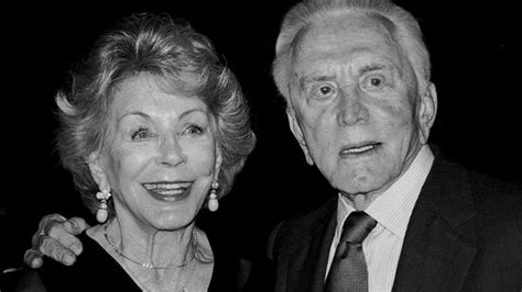 102 évesen Elhunyt Anne Douglas Kirk Douglas özvegye Nuushu