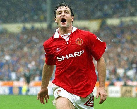 Former manchester united striker mark hughes finally retired from playing in 2002 at the age of 39 after a couple of years at blackburn rovers where he helped them win promotion back to the premier league. Mark Hughes on Manchester United v Manchester City | Daily ...