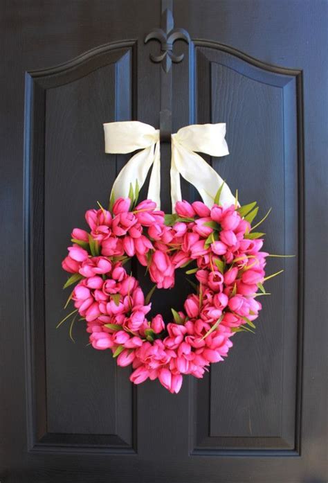15 Striking Wreath Ideas For Valentines Day In 2020 Diy Valentines