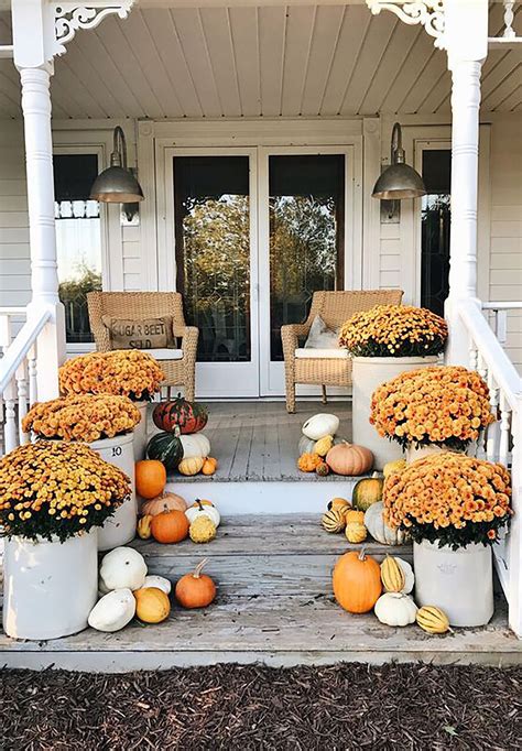 10 Outside Fall Decoration Ideas