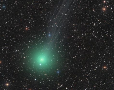 La Comète Lovejoy Visible Dans Le Ciel De Lhémisphère Nord