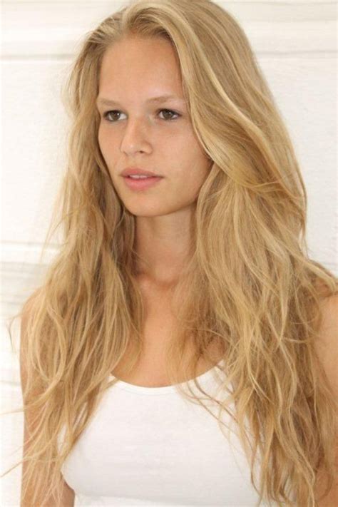 Anna Ewers Love Her Hair Color Golden Blonde Hair Blonde Hair Shades Blonde Hair With