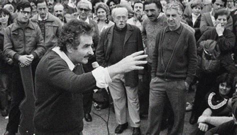 El expresidente uruguayo, josé pepe mujica, quien tiene una formación izquierdista pero que es reconocido por su vocación democrática. José Mujica: biografía, frases, libros y muchísimo más.