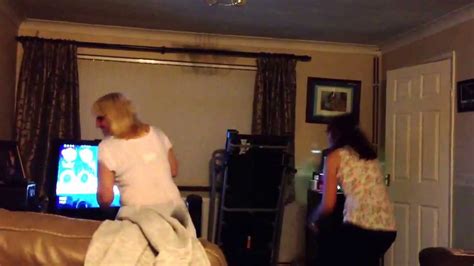 Two Drunk Girls Playing Just Dance 2 Youtube
