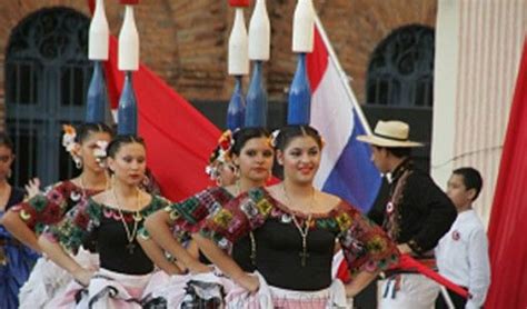 La Danza De La Botella Tradición Paraguaya Interpretada Por Las
