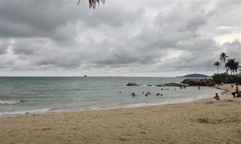 Pantai Parai Tenggiri Daya Tarik Aktivitas Lokasi And Harga Tiket Pesisir