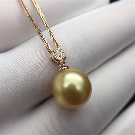 Real Diamond Southsea Golden Pearl Pendant K Gold Necklace Choker