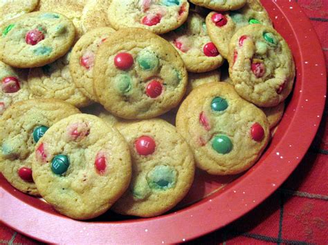 Gorgeous on your christmas cookie tray! Lynda's Recipe Box: M & M Cookies