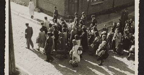 this jewish photographer documented a nazi controlled ghetto a mass deportation of ghetto