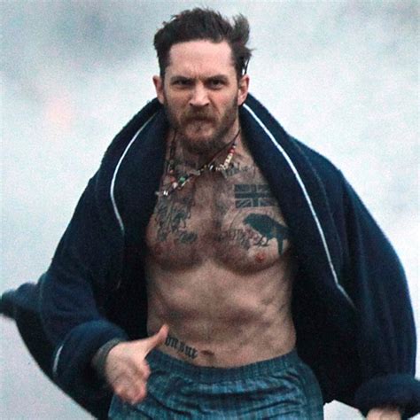 Tom Hardy Strips Down For A Good Cause—see The Pic