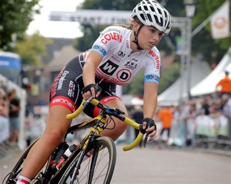 I am posting puck moonen today cause she is exceptionally pretty. La Lotto Soudal Ladies ingaggia Dom, Moonen e Van der ...