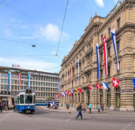 Plaza Paradeplatz En Zurich Suiza — Foto Editorial De Stock