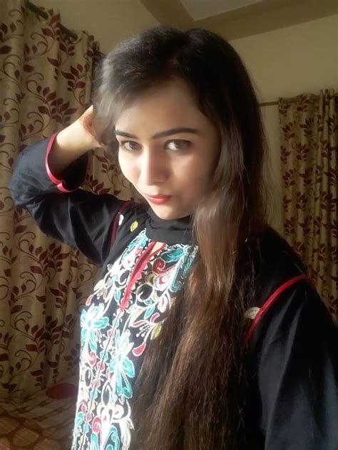 Beautiful Paki Girl Nude Selfie Desi Old Pictures HD SD DropMMS