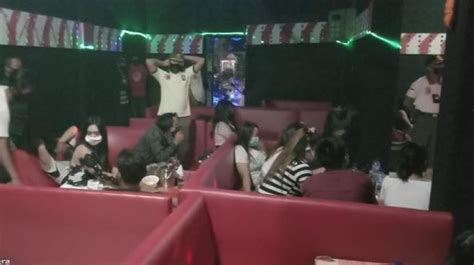 kumpulan berita pemandu karaoke viral viral wanita pemandu lagu pakai seragam sma di bekasi