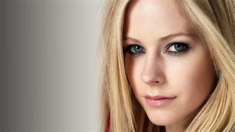 1920x1080px Free Download Hd Wallpaper Avril Lavigne Blonde Blue Eyes Face Blond Hair