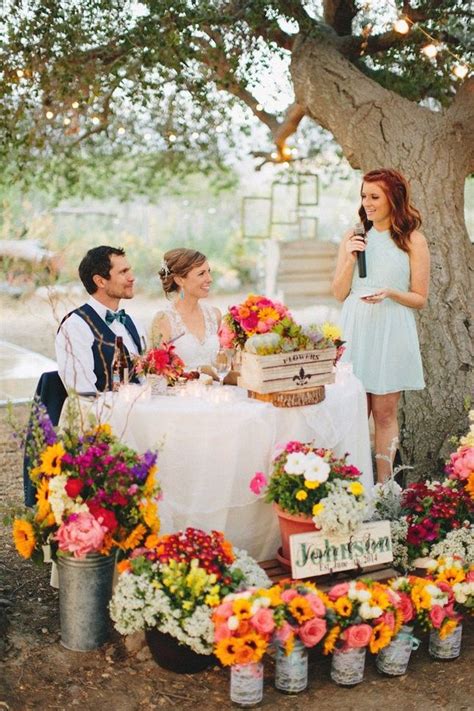 10 Adorable Sweetheart Tables For Your Spring Wedding Sweetheart