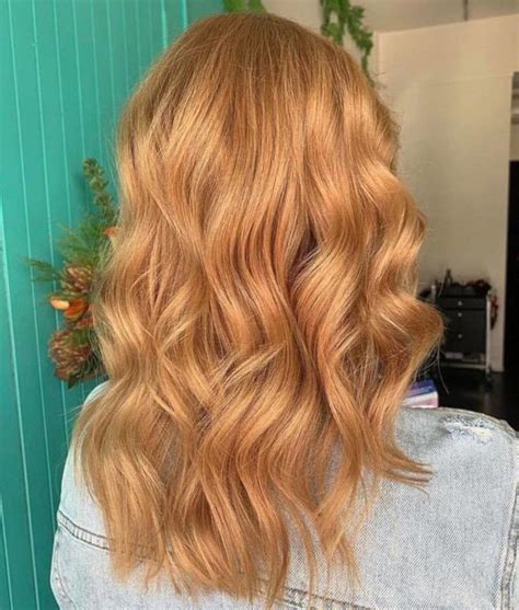 The Prettiest Gingerbread Caramel Hair Colors To Try This Season