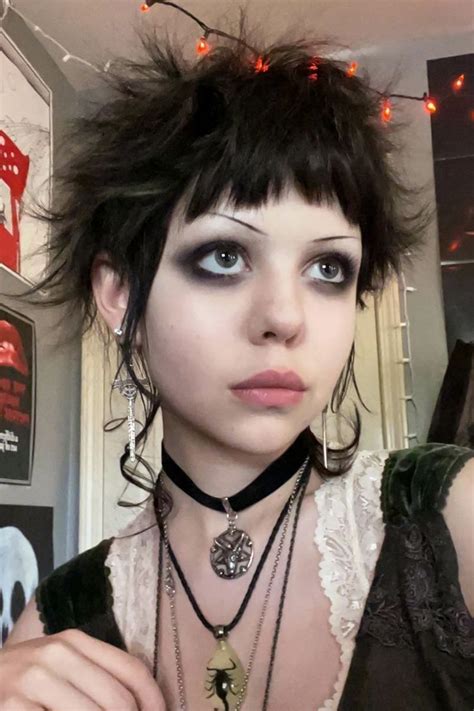 15 Punk Hairstyles For The Boldest Change Punk Hair Aesthetic Hair