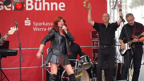 Sep 10, 2021 · „ohne dich wäre ich in diesem haifischbecken auch sicher längst gefressen worden. Die Stölzinger mit Ihrer Andrea Berg - Ja ich will - YouTube