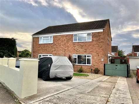 Bedroom Semi Detached House For Sale In Gloucester