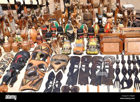 Mozambican crafts hi-res stock photography and images - Alamy