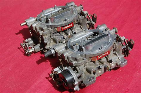 Sell Pair Of Edelbrock 600 Cfm 4v Carburetors 1405 And 1406 Electric