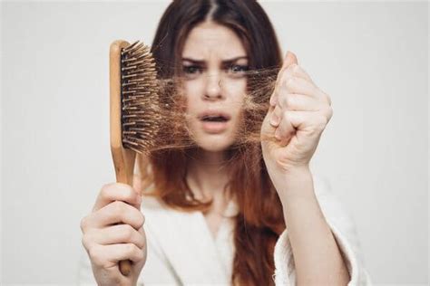 Làm sao để hết rụng tóc cho nữ Những biện pháp trị rụng tóc Codeage