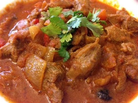 This is a wonderful lamb curry recipe, rich with spices and fruit. Easy Lamb Rogan Josh Recipe, Indian Food- Lamb Curry - YouTube