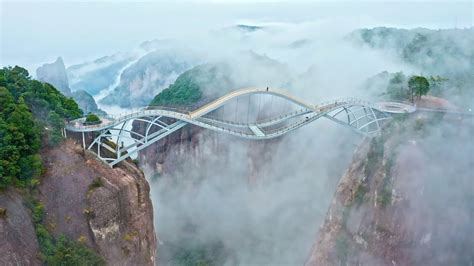 Eccentric Chinese Bridge Becomes A Tourist Hit Arquitectura Viva