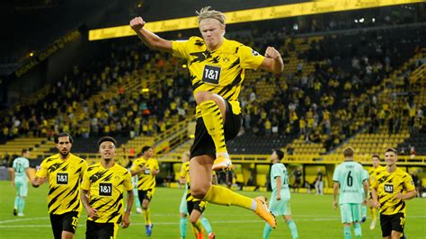 Old from norway and playing for borussia dortmund in the germany 1. Erling Haaland: Diese Stürmer sieht er noch vor sich