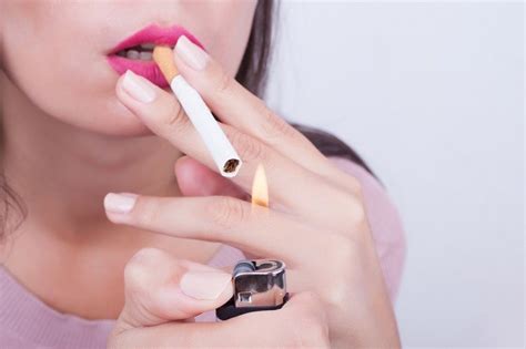 Sederet Bahaya Kesehatan Yang Mengintai Wanita Perokok Alodokter