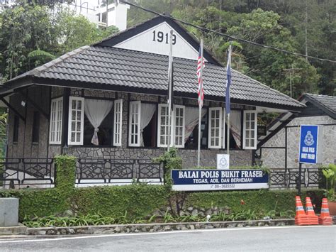 Polis 'peluk' lelaki mengamuk acu pisau di balai polis. 13 Tempat Menarik Di Bukit Fraser, Pahang. WOW! Little ...