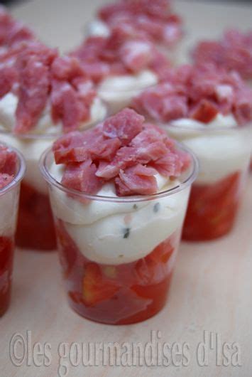 Verrines avocat truite fumée verrine à l'avocat facile et rapide verres avocat, saumon, mangue verrines avocat. APÉRO DE NOËL, 1ÈRE PARTIE :LES VERRINES | Apéro noel ...
