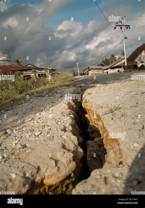 Damaged And Cracked Road Surface After Earthquake Stock Photo Alamy