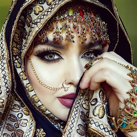 Beautiful Eyes With Hijab Face Jewellery Arab Beauty Beautiful Hijab