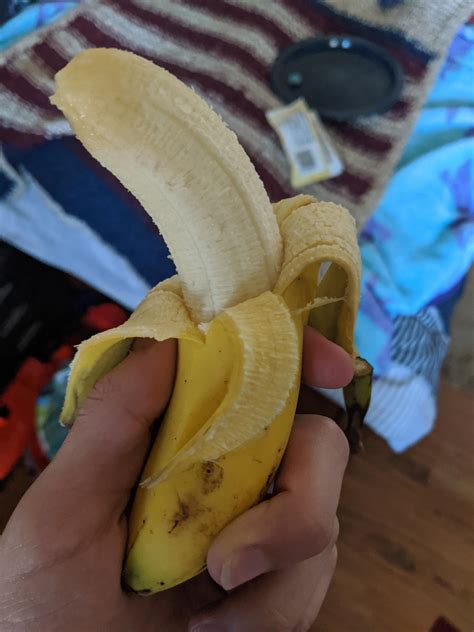The Smallest Banana Ive Ever Seen Roddlyinterestingstuff