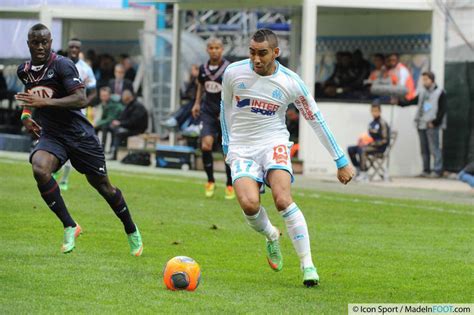 Buts, substituts, opstellingen, gele en rode kaarten. Photo foot Match : France Ligue 1 - 22/12/2013 14:00 ...