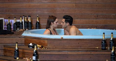 Alejandro speitzer (culiacán, may 31, 1995) is a mexican television, theatre and film actor. Meet Minnie West From Netflix's 'El Club': She's an ...