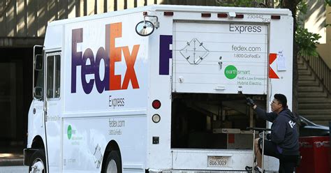 Weak Economy, Sandy Drag on FedEx Earnings