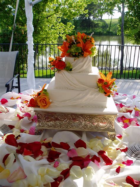 Cakes With Fresh Flowers Wedding Dish