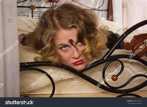 Crime Scene Simulation Lifeless Woman Lying库存照片339123914 Shutterstock