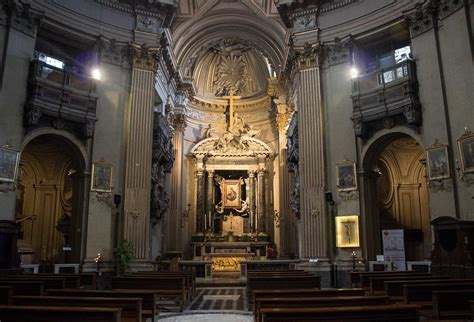 Kościół Santa Maria Dei Miracoli świątynia Witająca I Strzegąca