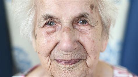 70 Jahre Alte Oma Springt Alte Fotze Auf Jungen Schwanz Telegraph