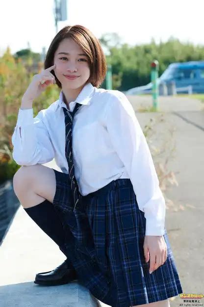 写真 1 2枚新田あゆな日本一かわいい女子高生が制服水着に ヤンマガアザーカット公開 MANTANWEBまんたんウェブ