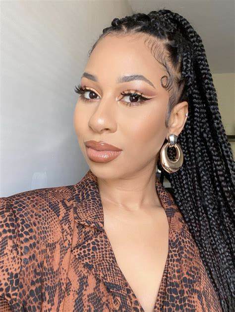 35 Cute Box Braids Hairstyles To Try In 2020 Glamour Box Braids Bob Large Box Braids Cute